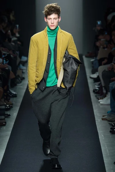 Look 8